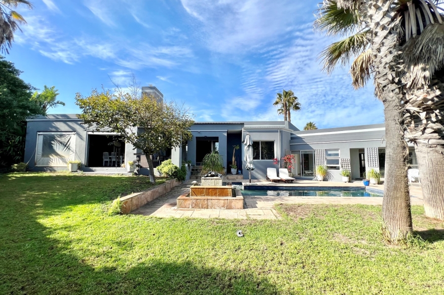 To Let 3 Bedroom Property for Rent in Van Riebeeckstrand Western Cape